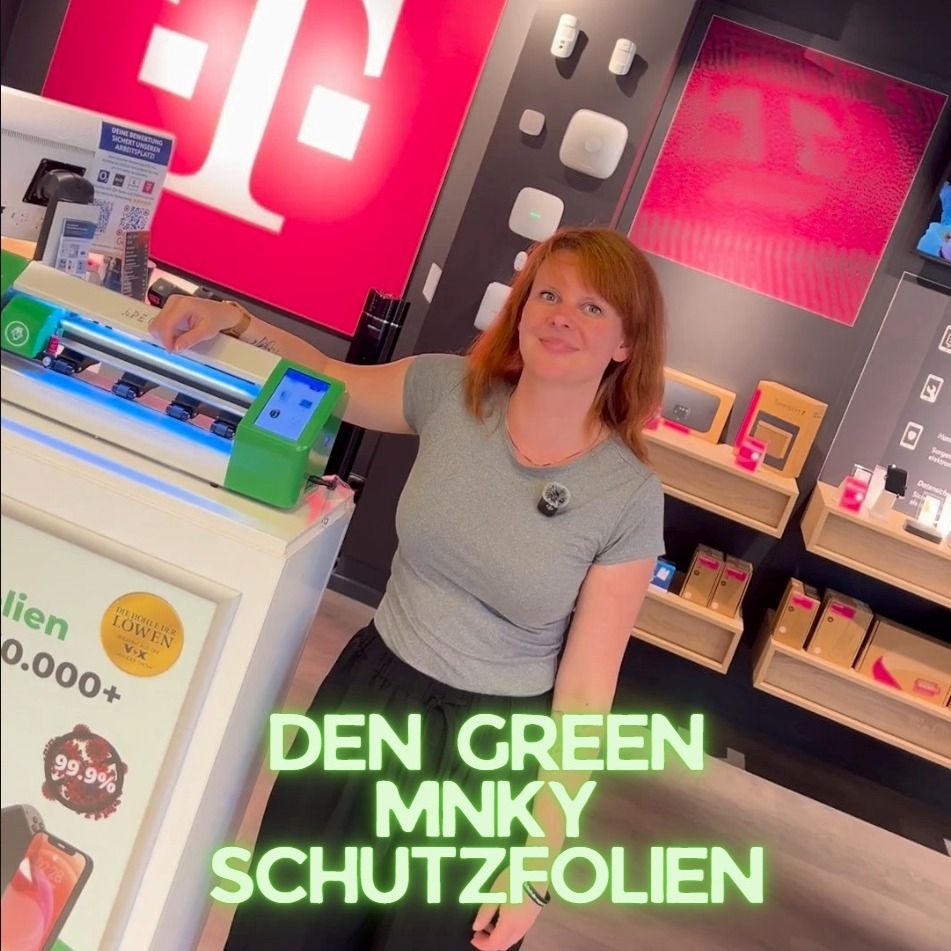 Vorschaubild zu einem Reel über Green MNKY Schutzfolien für Smartphones, Displayschutz, Zubehör und persönlichen Service im Telekomshop St. Ingbert