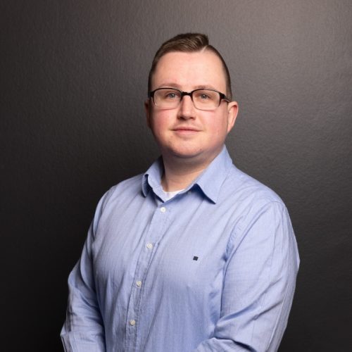 Portrait von Alexander Steinböck, Salesmanager im DanTel Team für Mobilfunkberatung, Telekommunikation, Verkauf und Service vor Ort