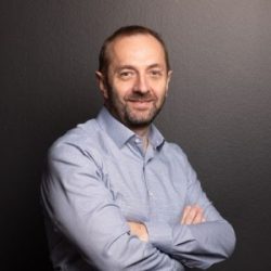 Portrait von Alpaslan Danisman, Geschäftsführer bei DanTel für Telekommunikation, Mobilfunk, Service und persönliche Beratung