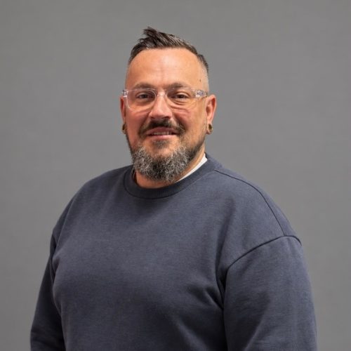 Portrait von Benedikt Fritzinger, Salesmanager im DanTel Team für Mobilfunkberatung, Telekommunikation, Kundenservice und Verkauf